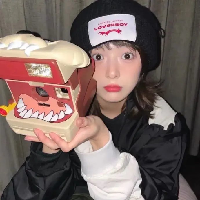 毛衣女郎