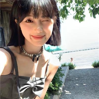 站起来的女孩